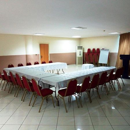 Room In Lodge - Golden Royale Hotel Enugu Exteriér fotografie