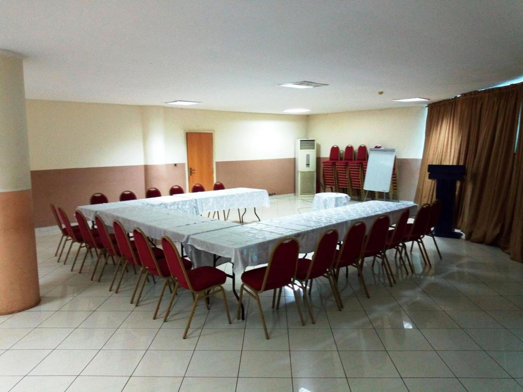 Room In Lodge - Golden Royale Hotel Enugu Exteriér fotografie