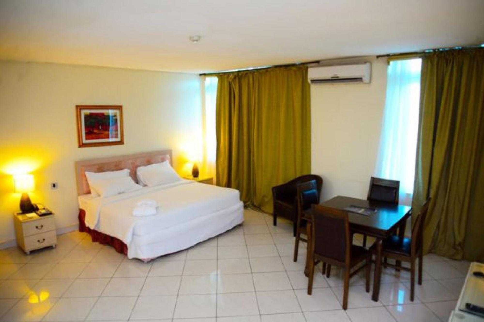 Room In Lodge - Golden Royale Hotel Enugu Exteriér fotografie